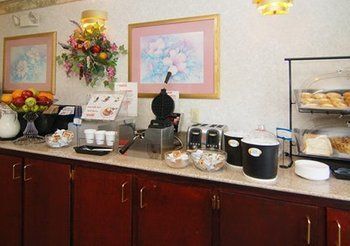 Econo Lodge *